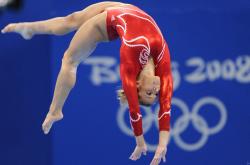 开云体育APP下载-绿茵与硬木的共振，当利拉德化身欧冠攻防转换的灵魂