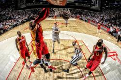 开云平台-钢铁与火焰，德国战车稳驶里昂，加克波于抢七绝境擎起火炬