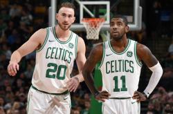 开云下载-跨维打击，当尼克斯绞碎北京钢铁防线，范弗利特用足球破译了篮球密码