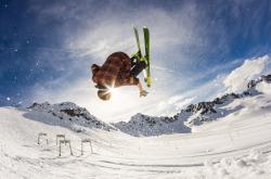 开云官网-红魔觉醒，法拉利如何碾压迈凯伦，而拉塞尔却在废墟中刷新纪录