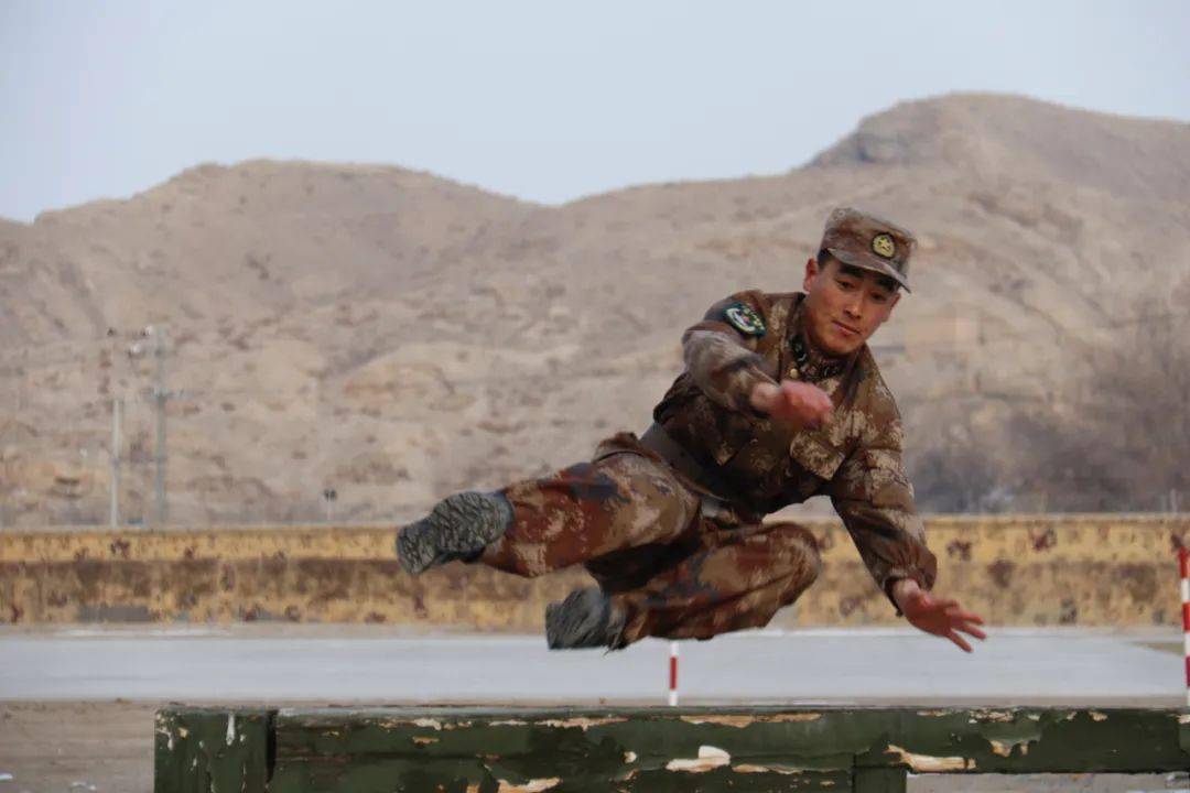 中亚实力新兵崭露头角，勇夺奖牌