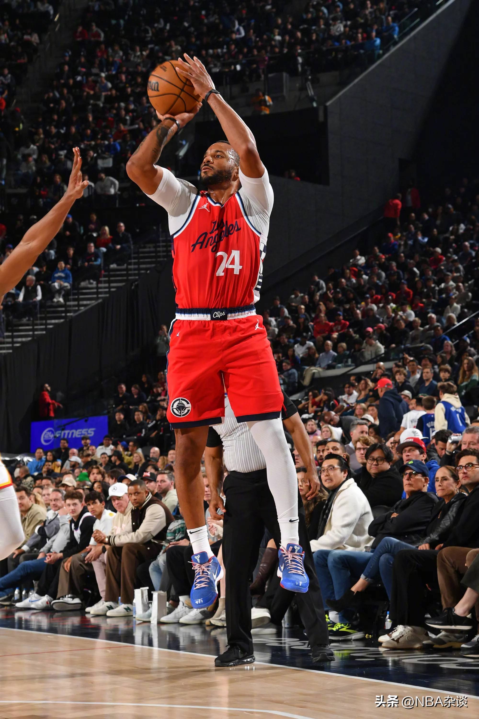 包含快船主场大胜雷霆，继续保持领先的词条