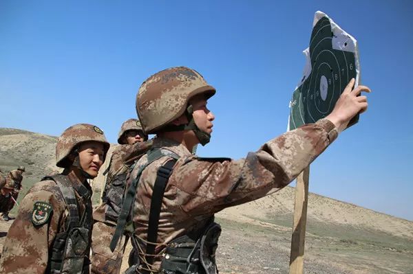 冲锋陷阵!竞技场上火药味十足 冲锋陷阵!竞技场上火药味十足