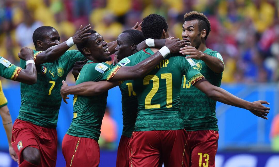 非洲代表队斩获殊荣，喜笑颜开