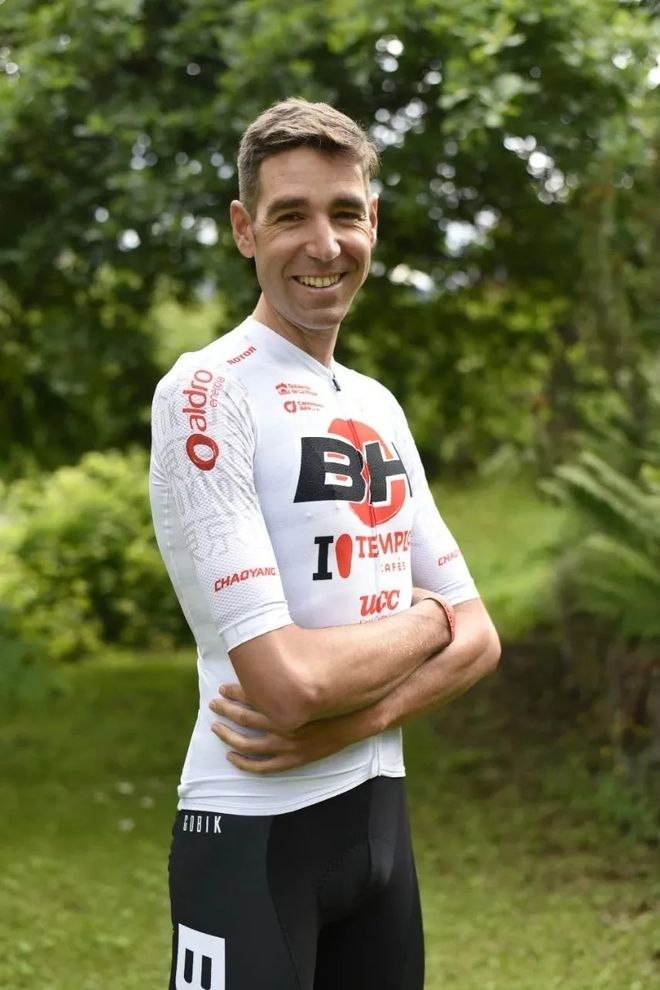 胜败乃常:广州富力队在比赛中大放异彩 胜败乃常:广州富力队在比赛中大放异彩