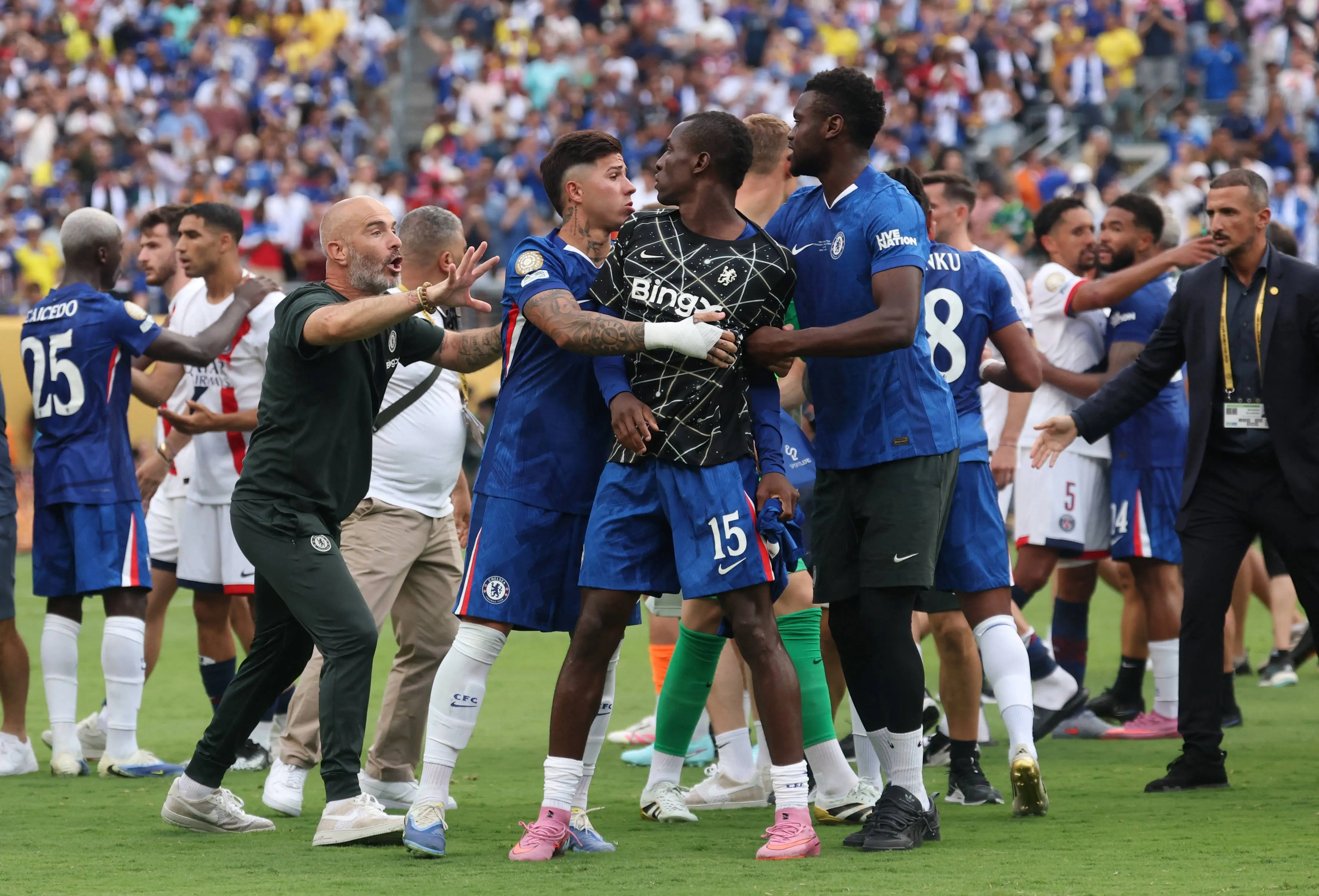 切尔西客场不敌博尔顿，遭遇两连败