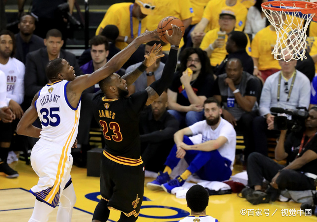 湖人主场击败爵士，继续领跑西部