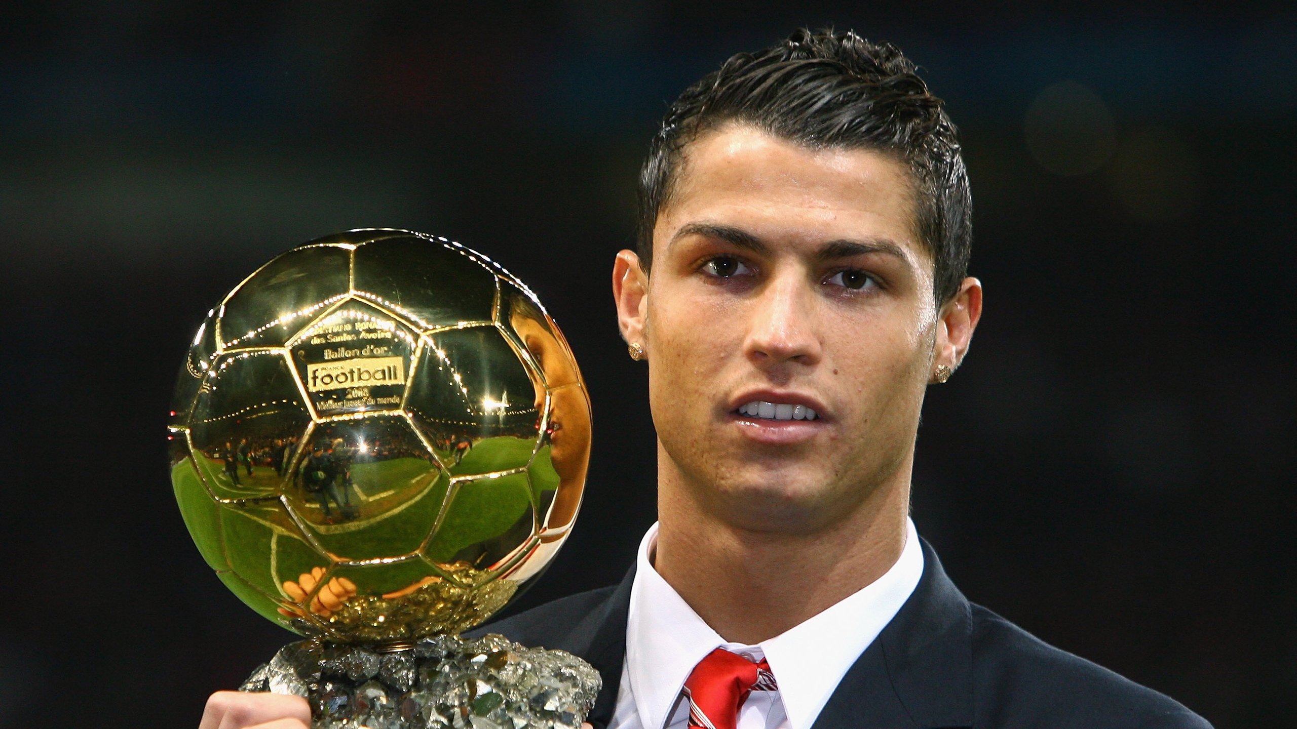 今夜，两个平行时空的英雄