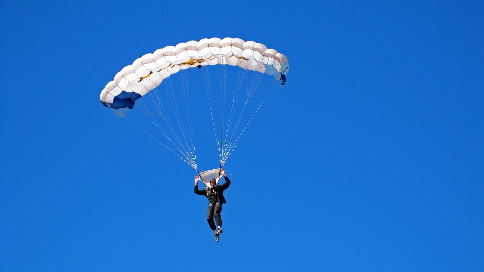 赛道上的独奏,佩雷兹完美演绎梅赛德斯对索伯的绝对压制